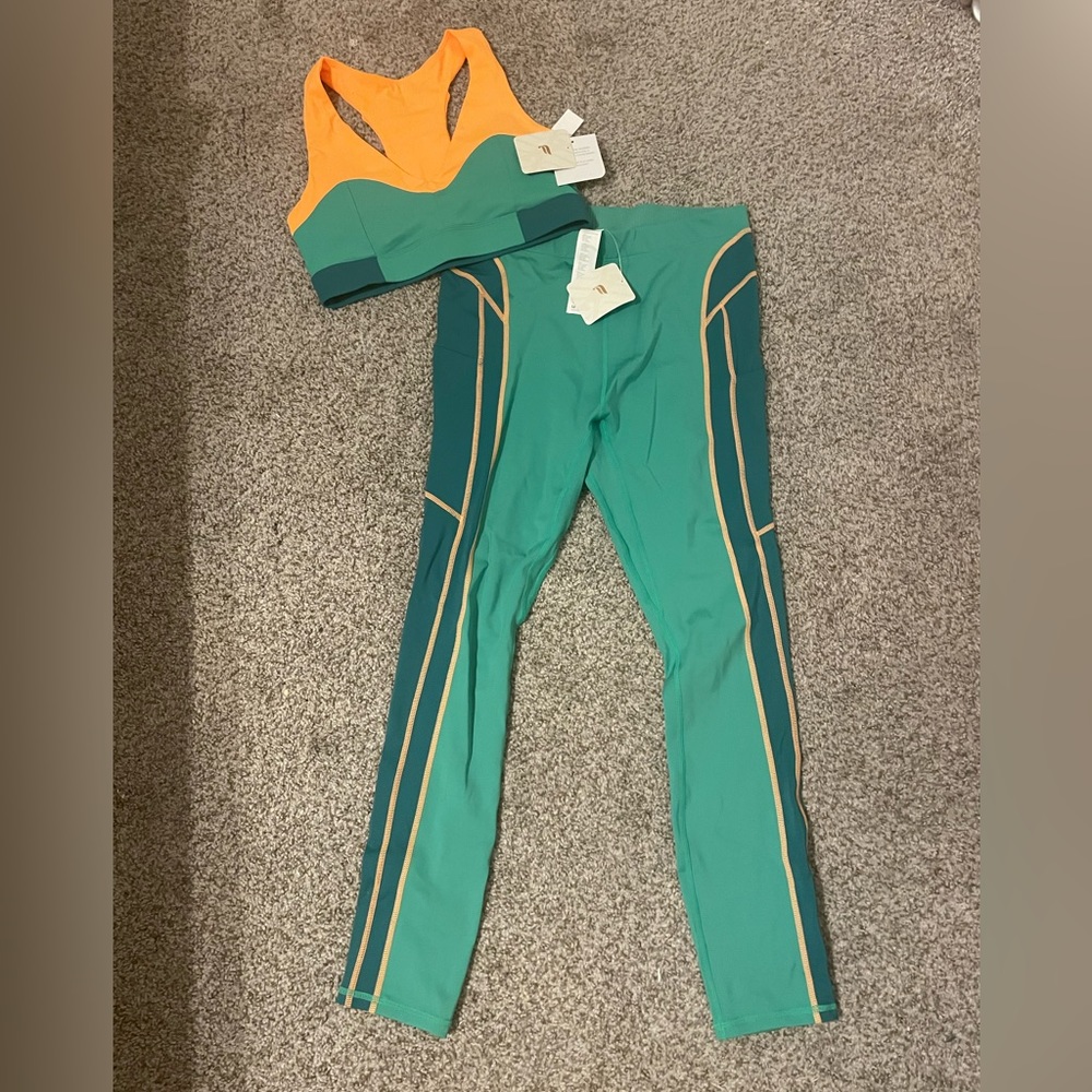 Fabletics leggings and sports bra NWT